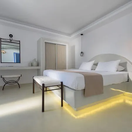 Kamares (adults Only) * Fira (Santorini)